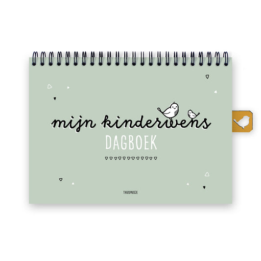 Digitaal vooraanzicht A5 invulboek met zwarte ringband, titel is mijn kinderwens dagboek. ontwerp is groen met zwart en witte letters