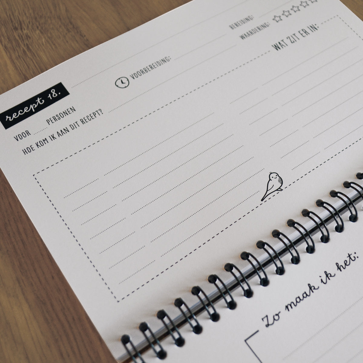 sfeerbeeld van binnenzijde recepten invulboek waarop de ruimte hoeveelheid schrijfruimte wordt getoond. 